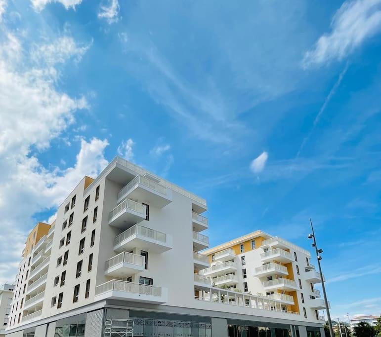 Moderne Luxueux Parking Ac Cote De La Appartement *