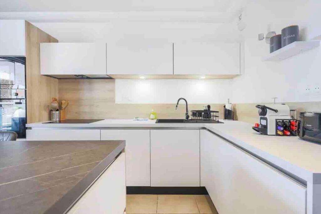 Appartement Moderne Luxueux Parking Ac Cote De La *